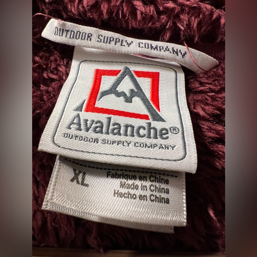 Avalanche outdoor supply company Sherpa zip up - Picture 5 of 6
